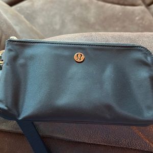 Lulu wristlet